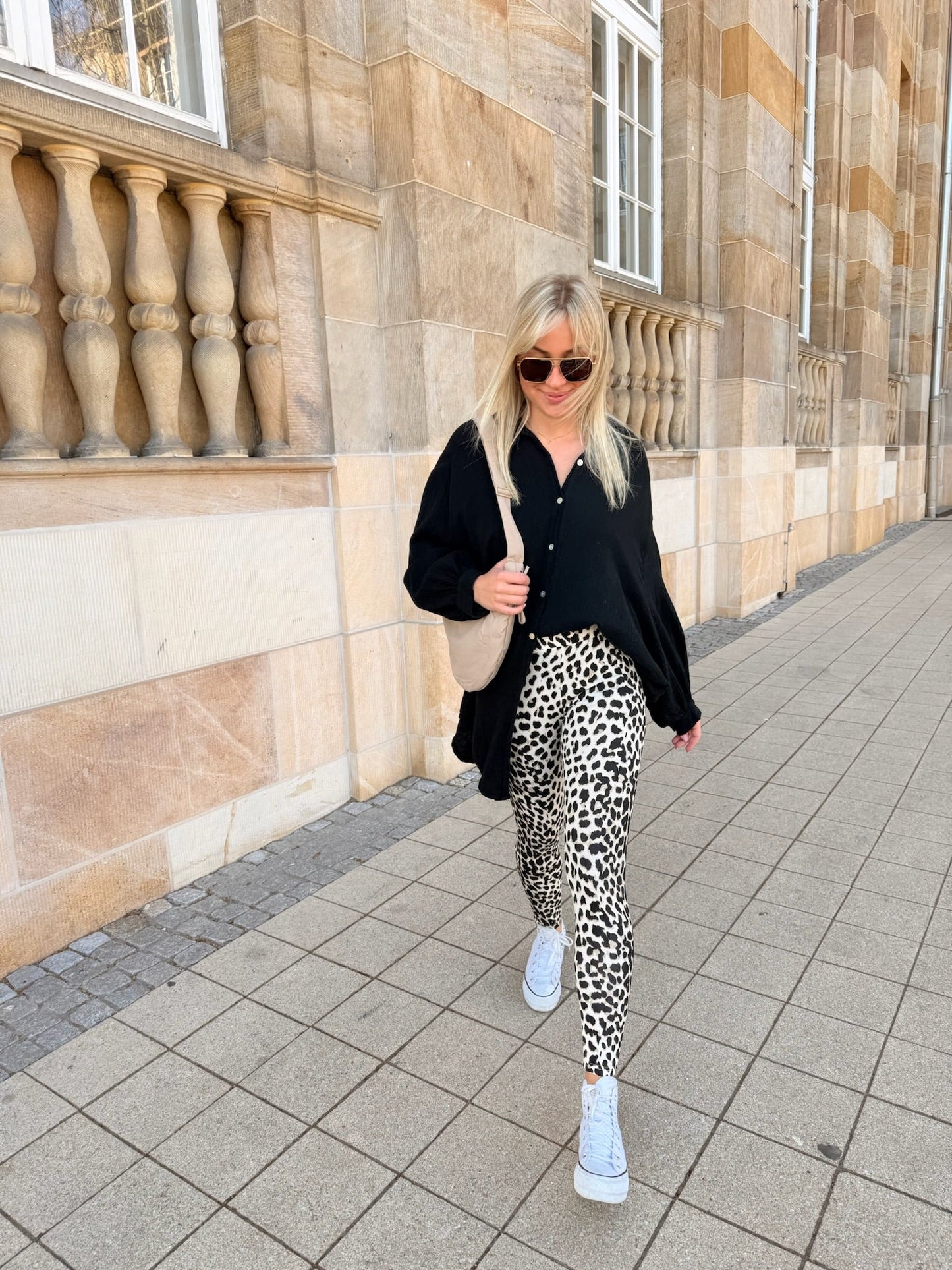 Tindra | Oversized skjortebluse i musselinbomuld