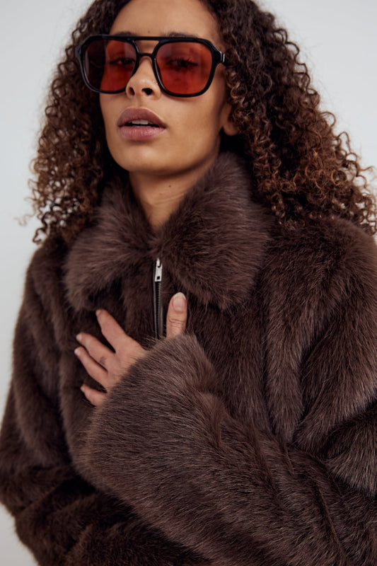 Birgitta Veste en Chocolat Brun – Confort Moderne rencontre Style Intemporel