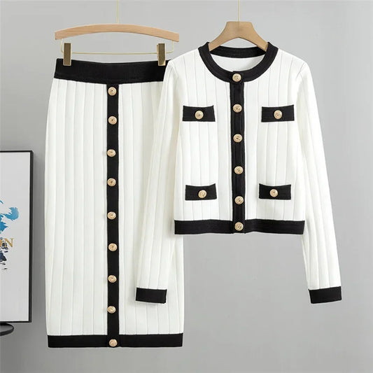 Vivienne | Ensemble blazer et jupe avec détails de boutons dorés