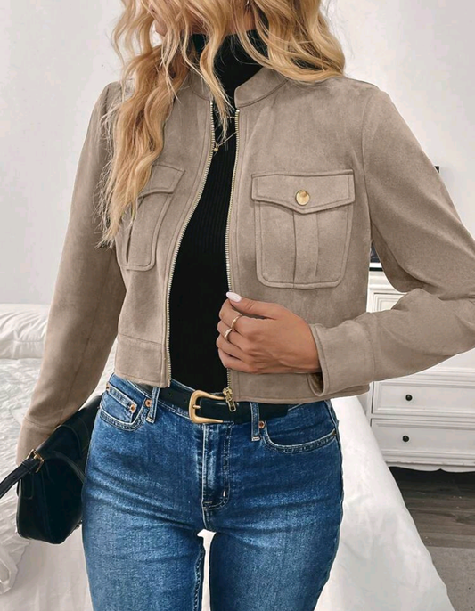 Selena™ | Veste courte en imitation daim avec détails dorés