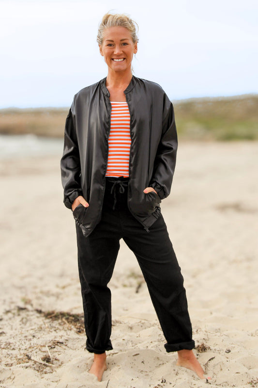 Orinthia Damjacka Bering Noir – Veste Décontractée et Confortable