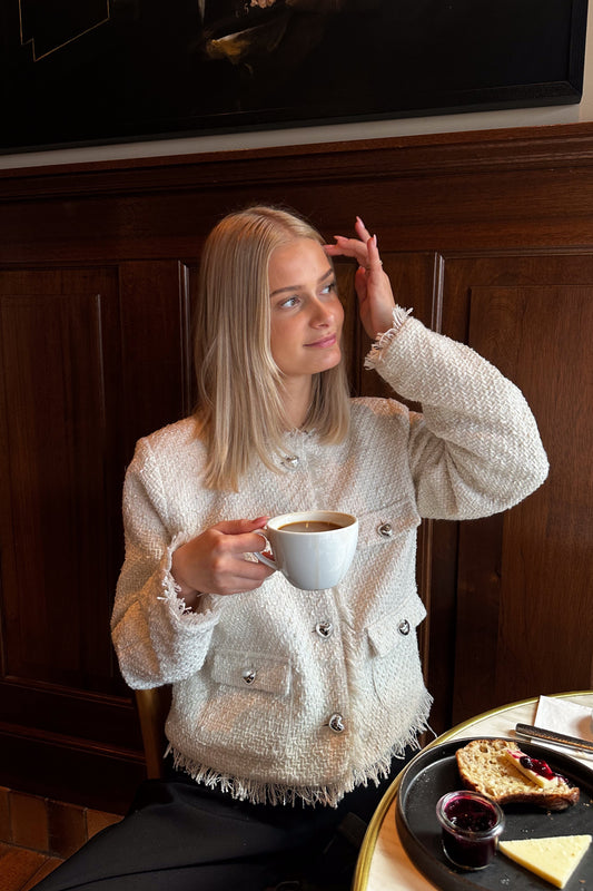 Blazer Karolina Ivoire – Élégant blazer femme sur mesure Skräddarsydd