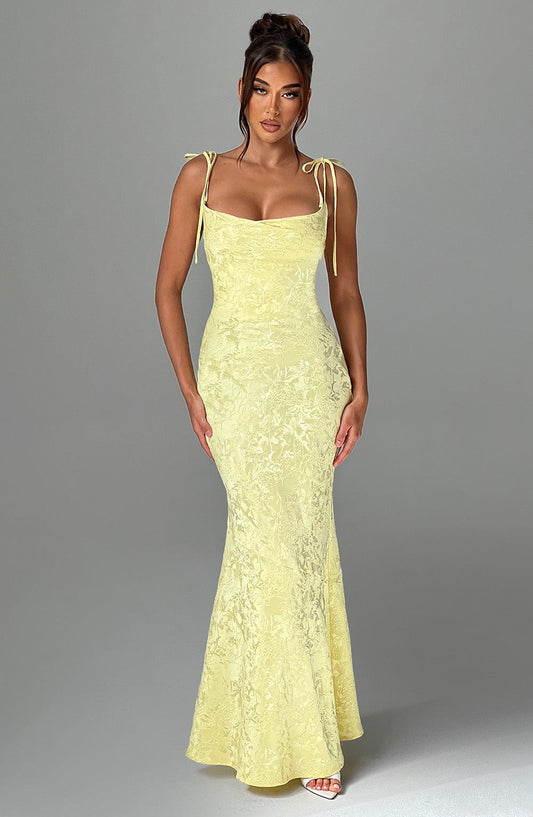 Robe maxi Whitney – Silhouette romantique en fleur de citron