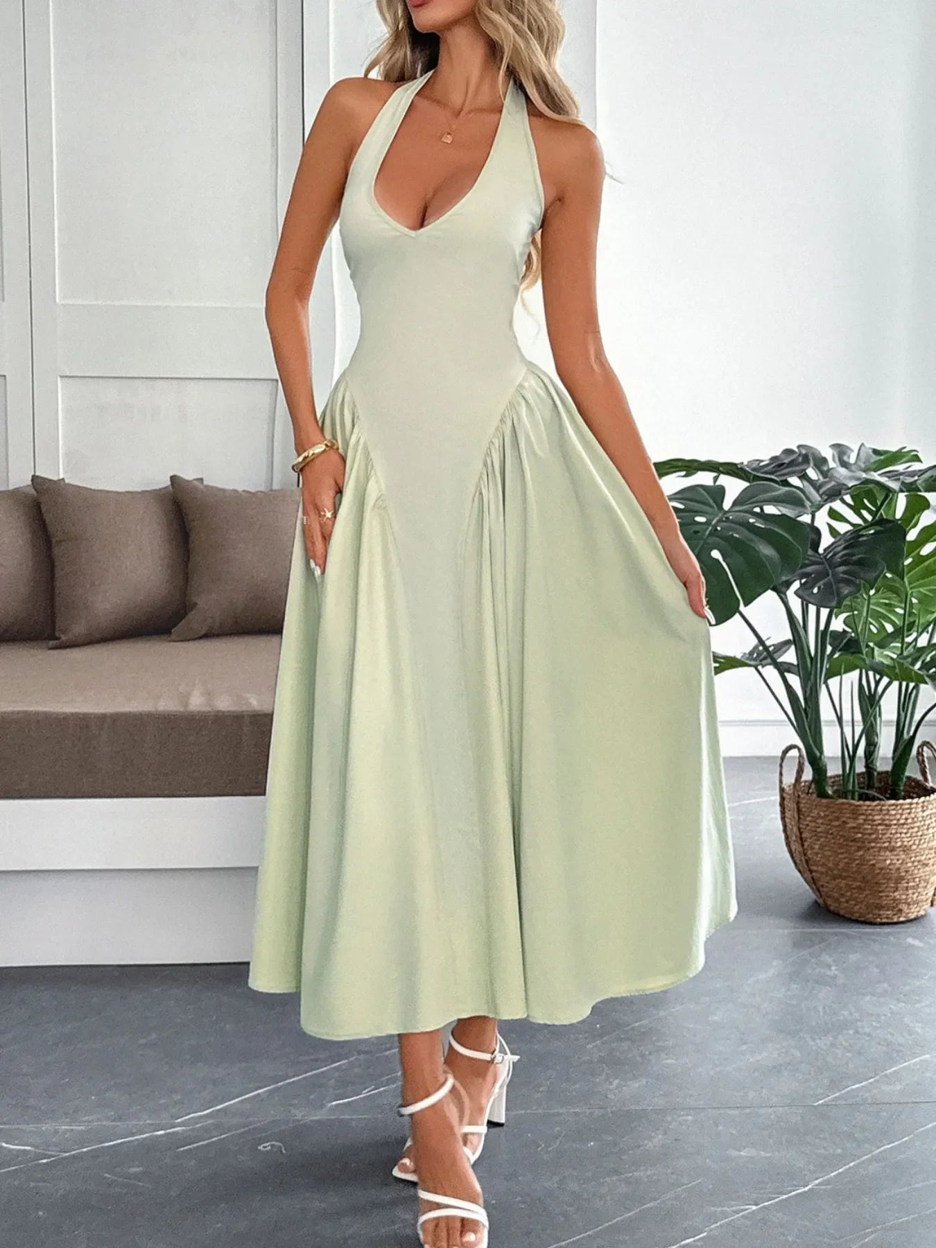 Ylva | Halterneck midi dress with ruched details