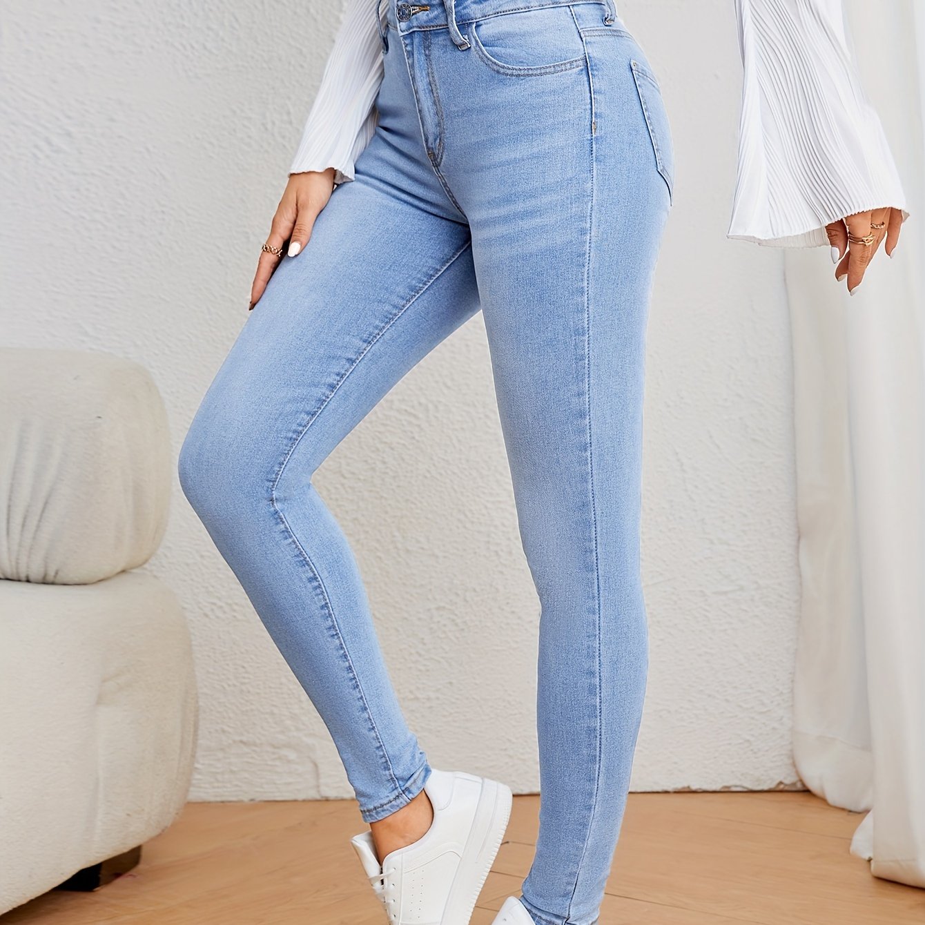 Aurelia | High-waisted Stretch Jeans in Light Denim