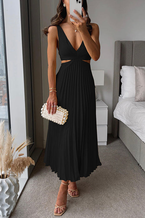 ELVINA™ | Elegant Maxi Dress with Deep V-Neckline and Sophisticated Cutouts