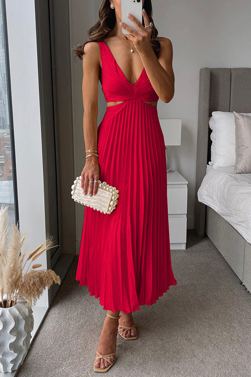 ELVINA™ | Elegant Maxi Dress with Deep V-Neckline and Sophisticated Cutouts