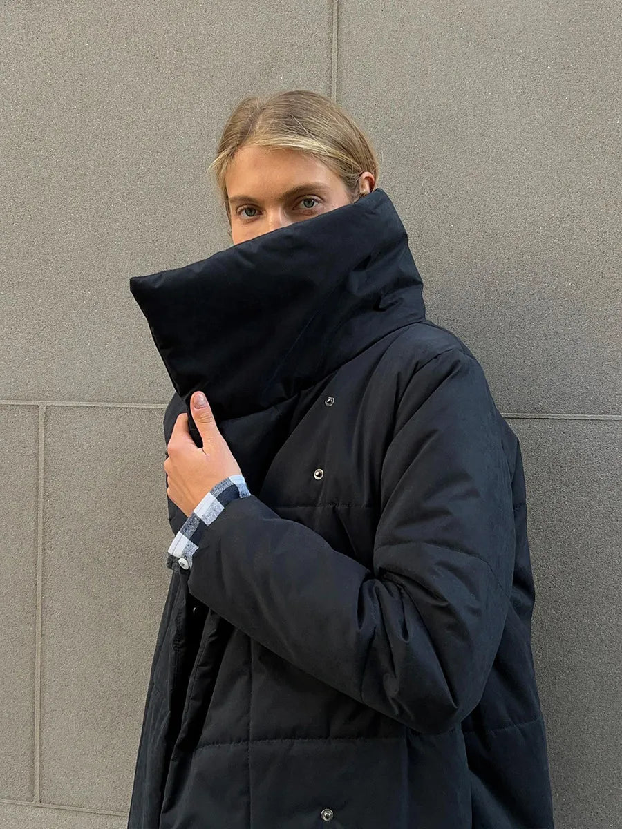 Amorette lang vinterfrakke med bred krave – Elegant dameovertøj