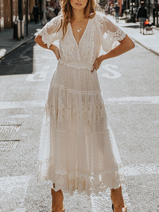 Élodie | Elegant lace dress with V-neckline