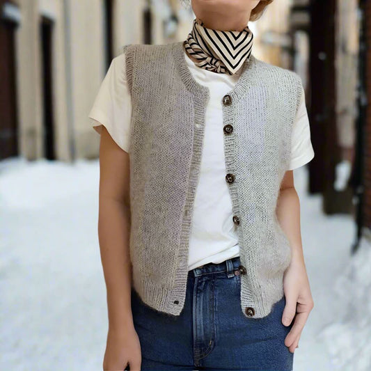 Majora – Stylish women's vest with front buttons and cozy knitting