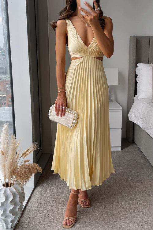 ELVINA™ | Elegant Maxi Dress with Deep V-Neckline and Sophisticated Cutouts