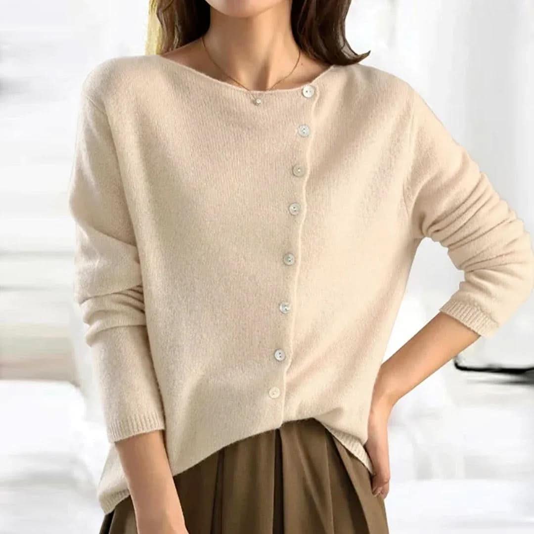 Freyelle - Slim Fit women's sweater with wide buttoned collar