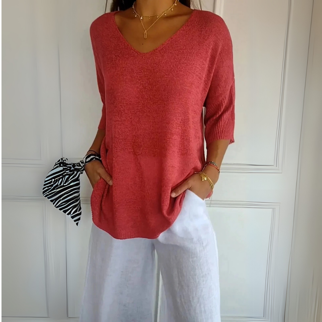 Julia | Relaxed cotton top with V-neckline