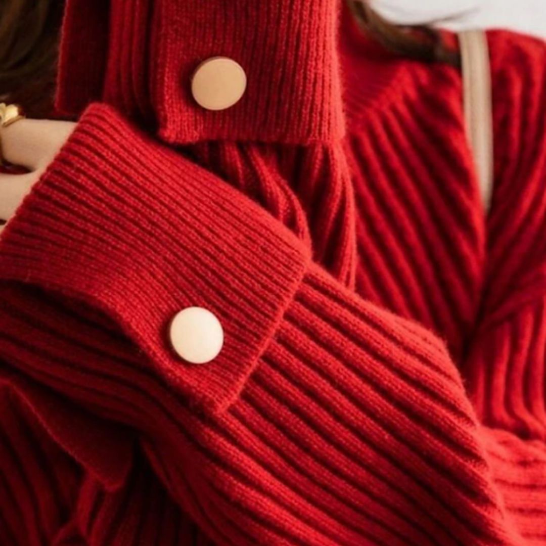 Saphira Knitted High Neck Sweater – Dametrøje med knapdetaljer