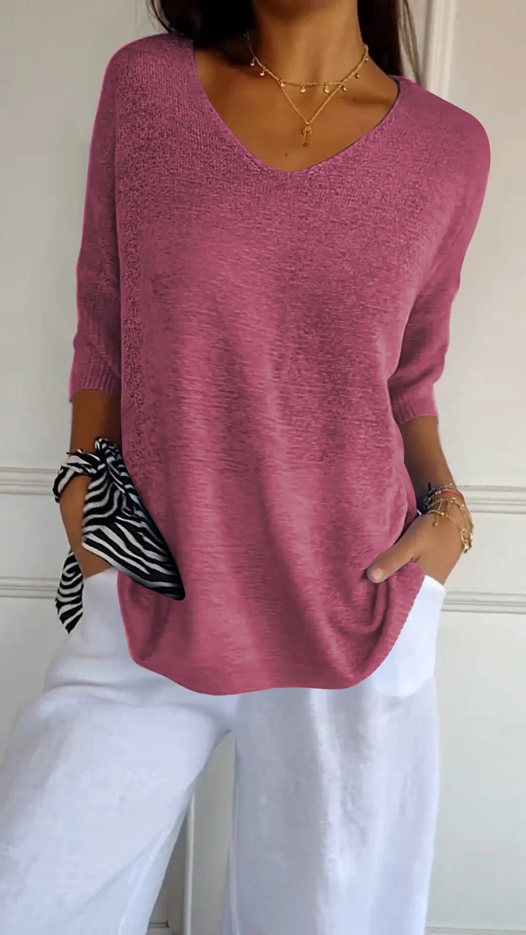 Julia | Relaxed cotton top with V-neckline