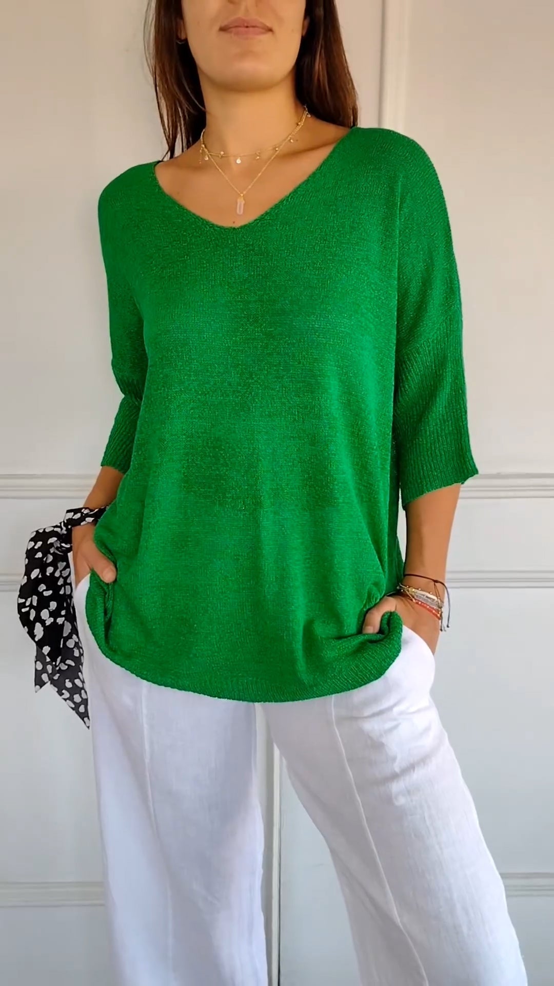 Julia | Relaxed cotton top with V-neckline