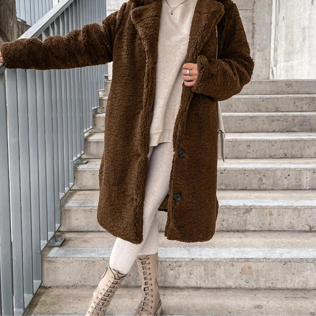 Brynja – Oversized lang teddyfleecejakke med bløde knapper