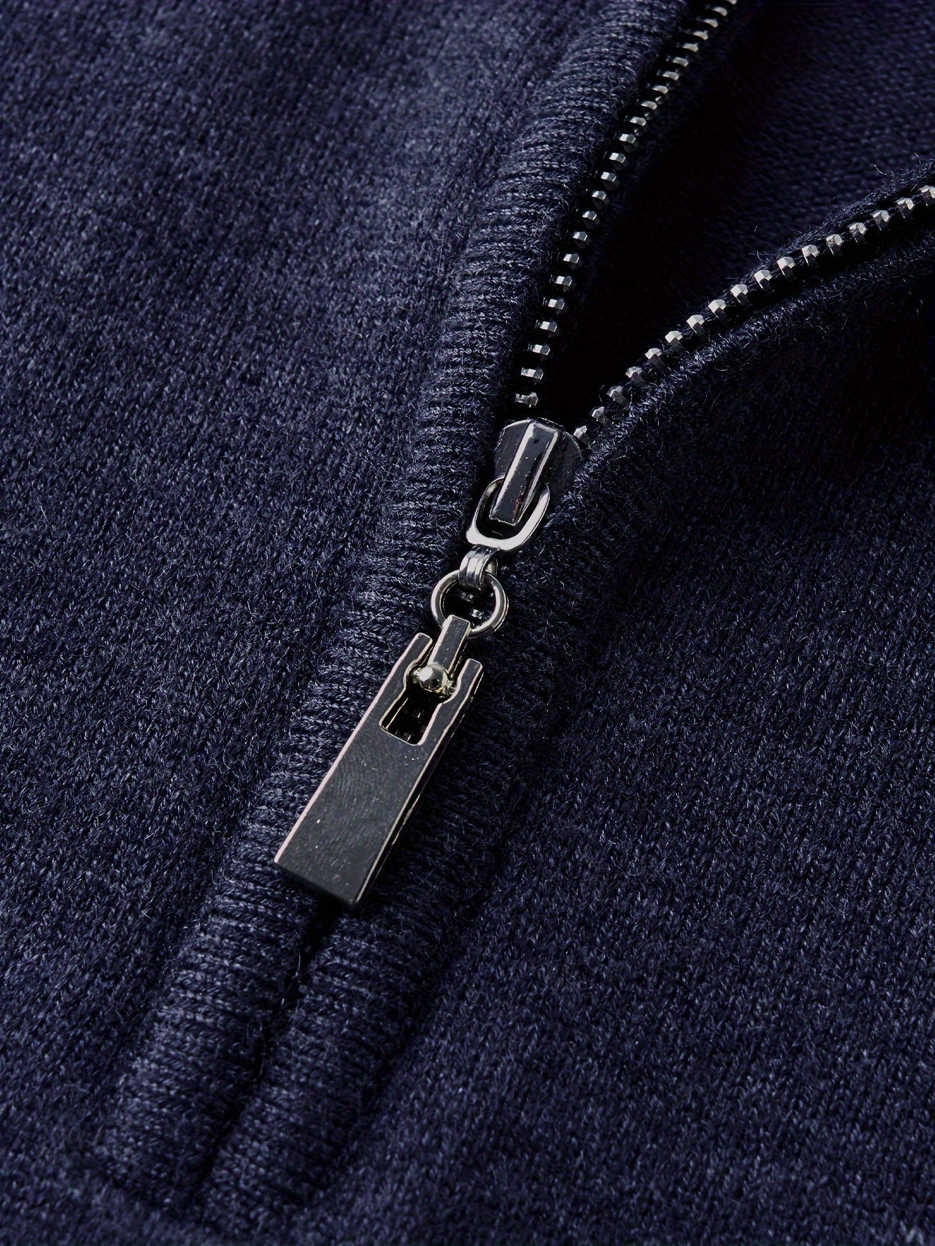 Rasmus Premium Stickad Ulltröja – Modern Passform för Herrar
