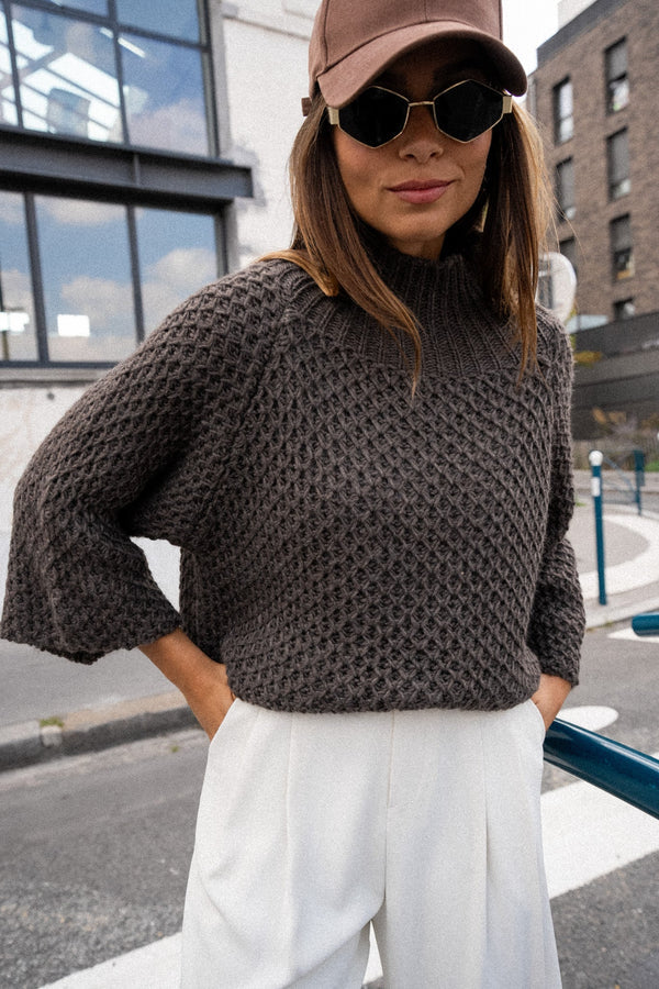 Halina Brun Kortærmet Cashmere Top – Varm Dametrøje til Vinteren