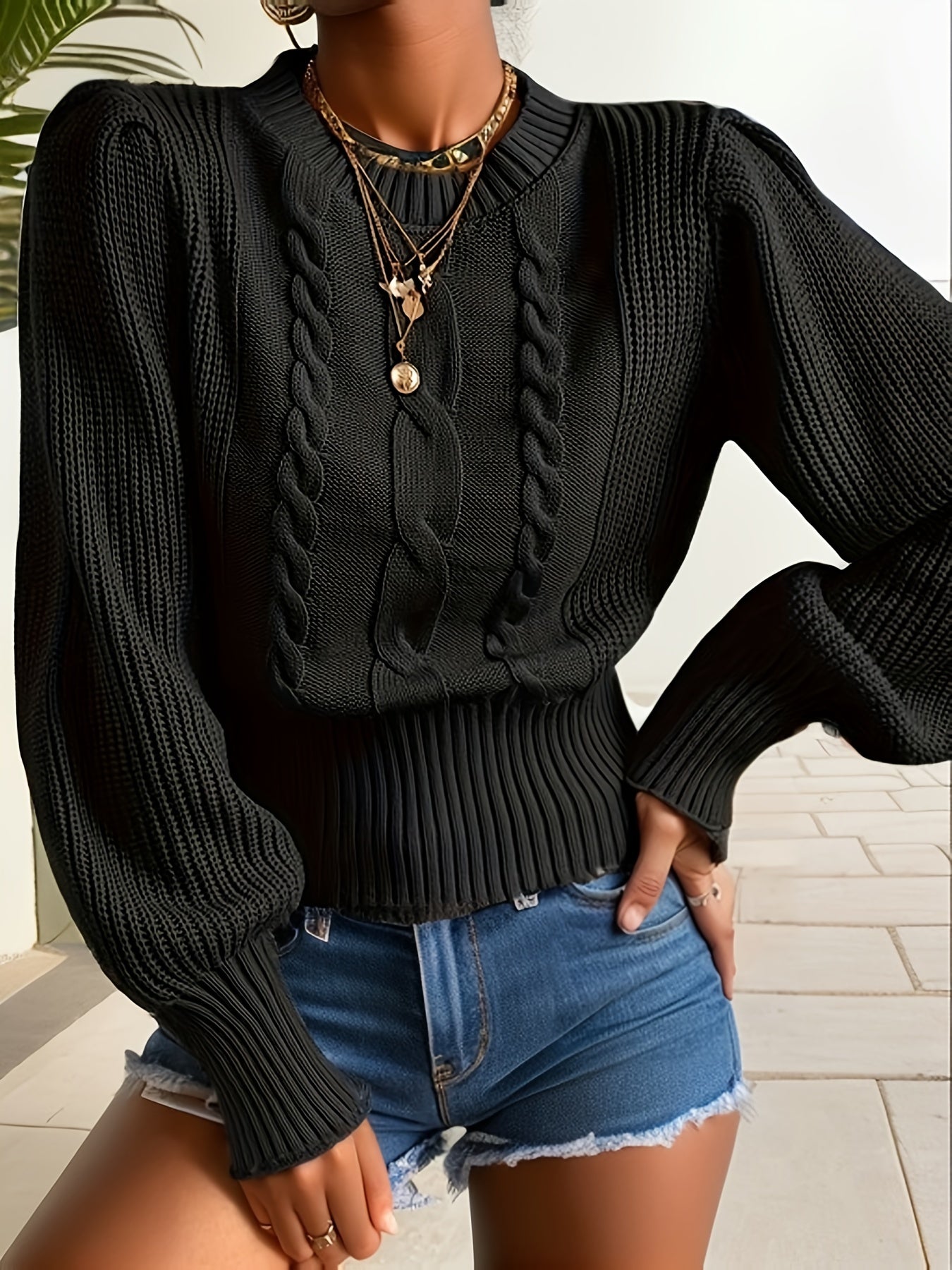 Signhild Sweater with Round Neck – Elegant Black Knitted Sweater with Twisted Pattern for Women