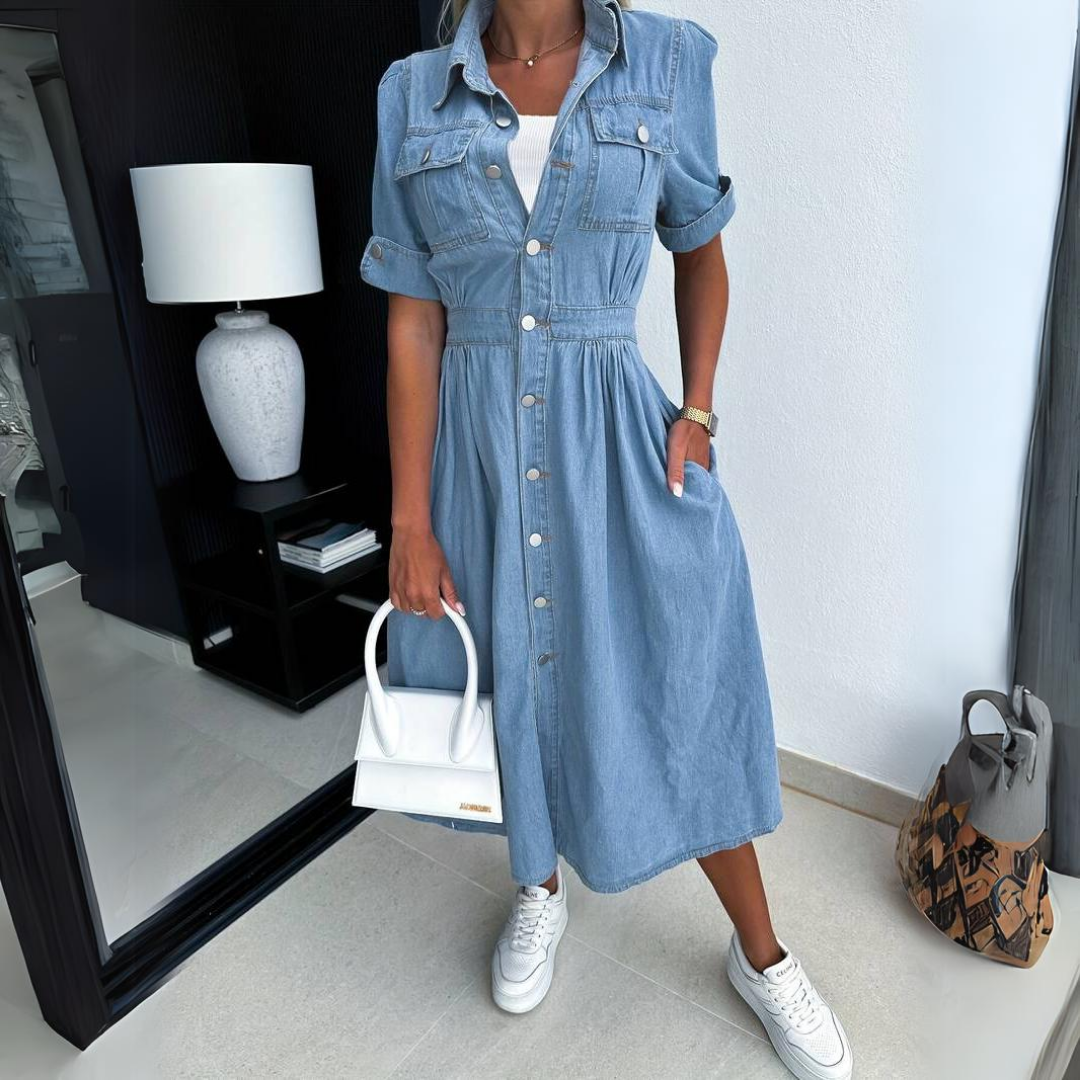 MAJA | Denimklänning med Fickor & Klassisk Skjortkrage