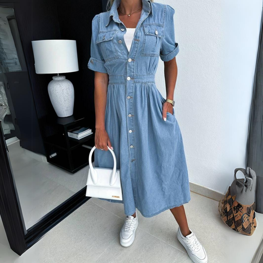 MAJA | Denimklänning med Fickor & Klassisk Skjortkrage