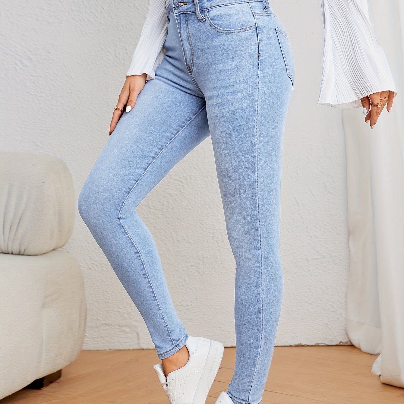 Aurelia | High-waisted Stretch Jeans in Light Denim