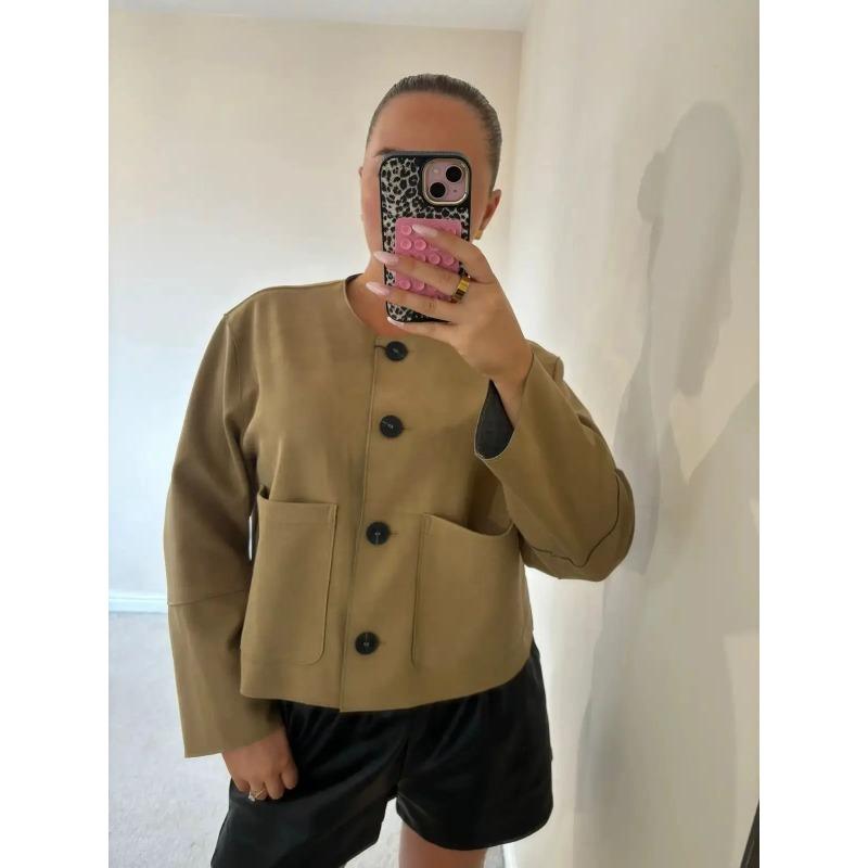 Agnes Elegant short blazer jacket for women