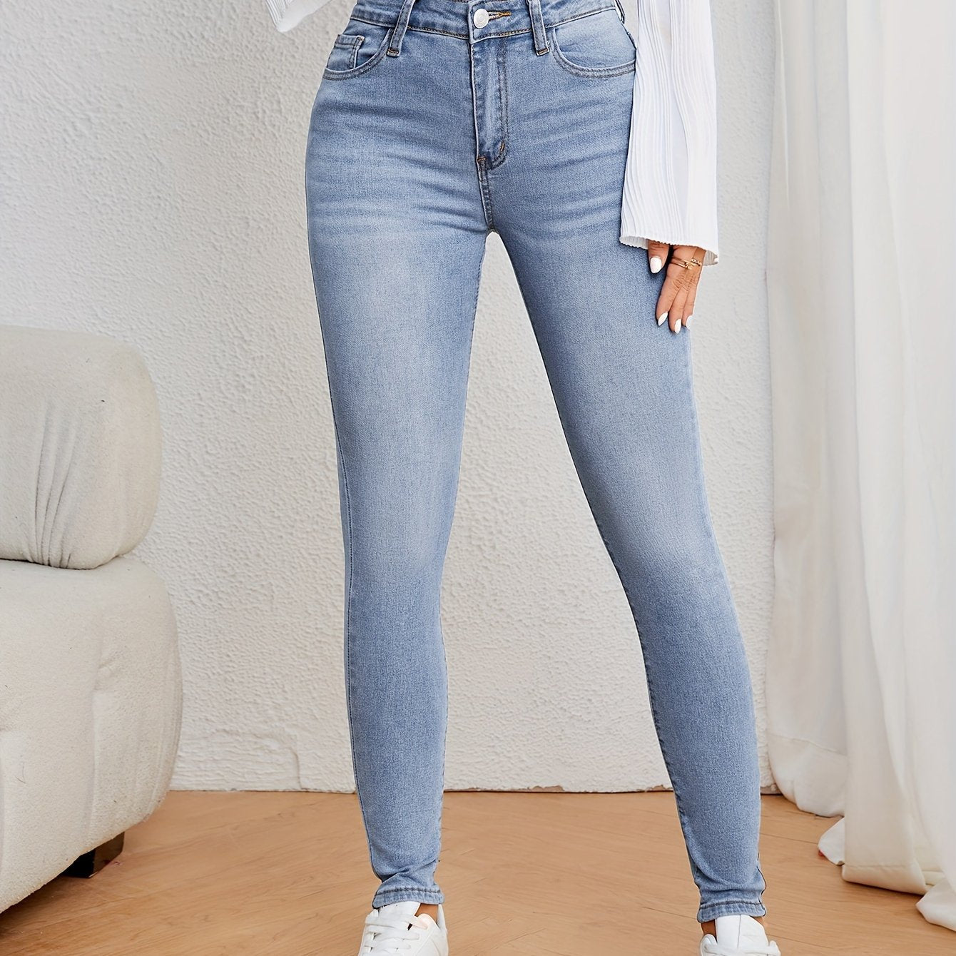 Aurelia | High-waisted Stretch Jeans in Light Denim
