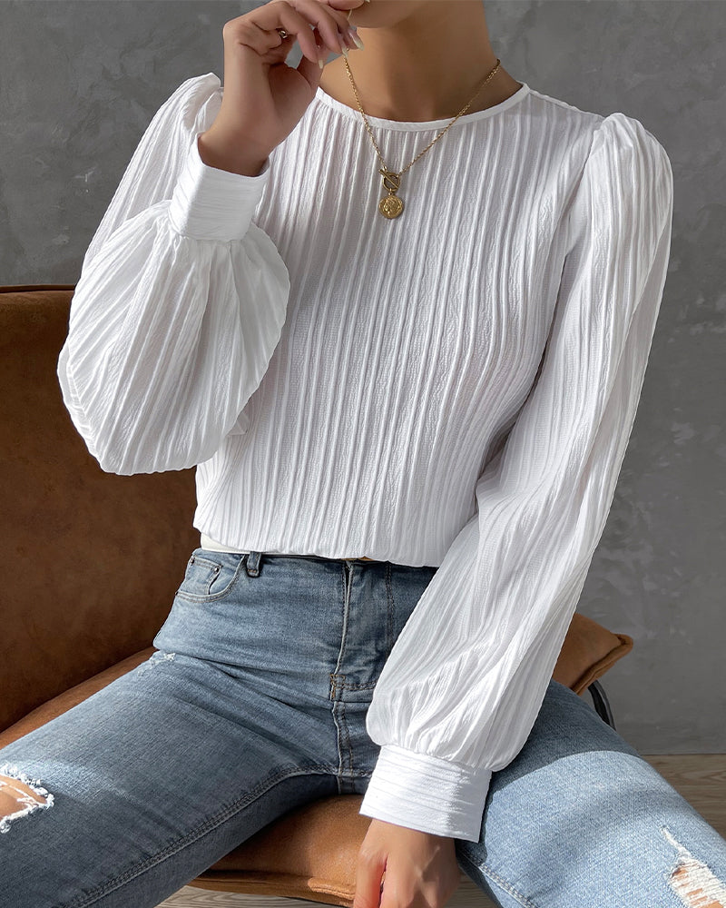 NOVA | Elegant blouse with lantern sleeves