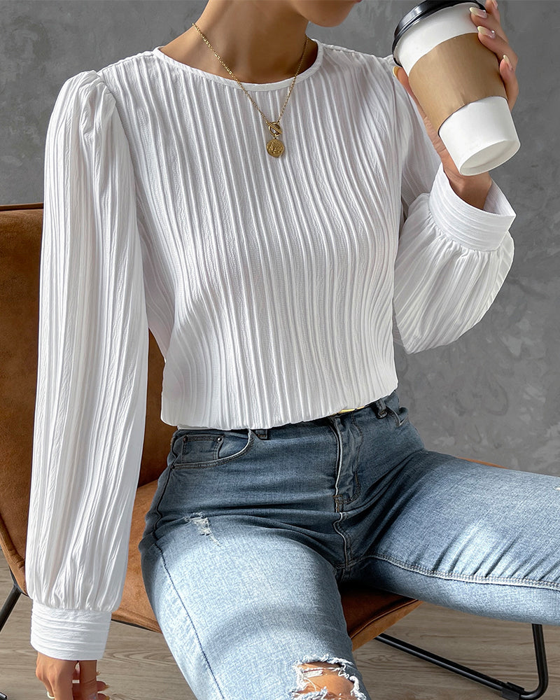 NOVA | Elegant blouse with lantern sleeves