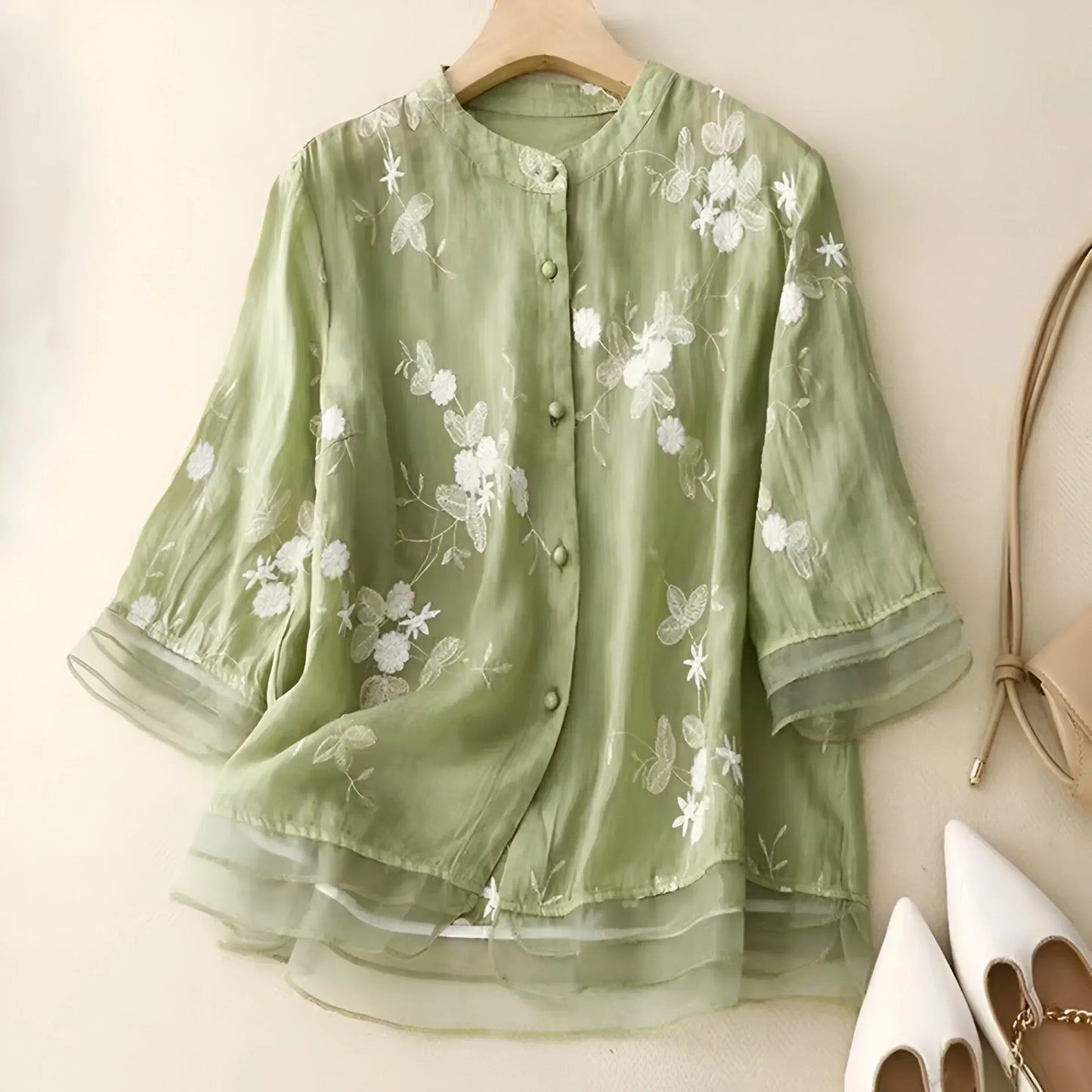 Wilma | Embroidered blouse with buttons in front