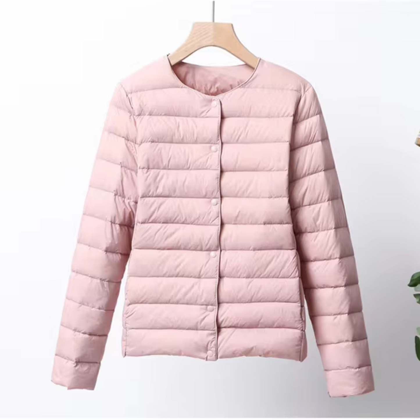 Selinde – Short Puffer Jacket – Featherlight Warmth with Elegant Silhouette