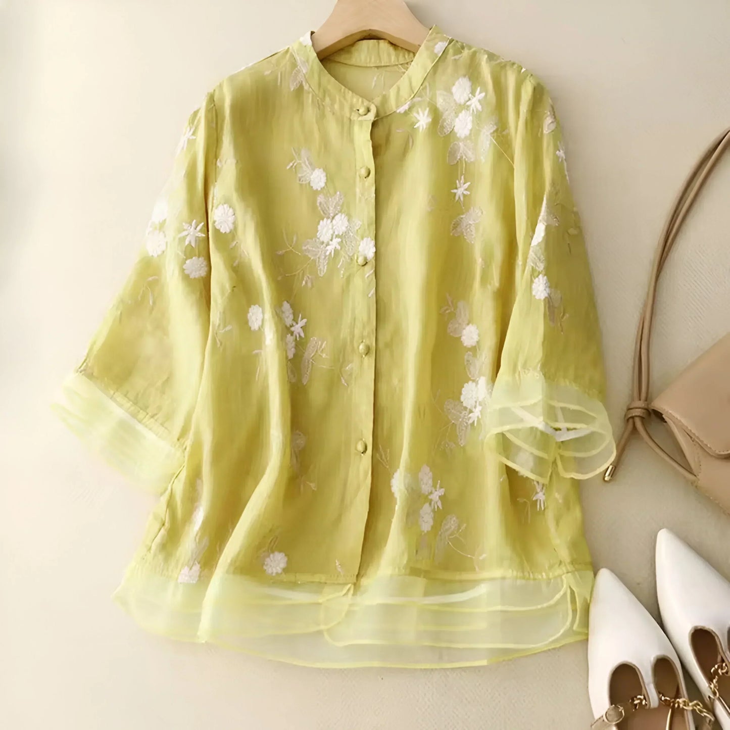 Wilma | Embroidered blouse with buttons in front