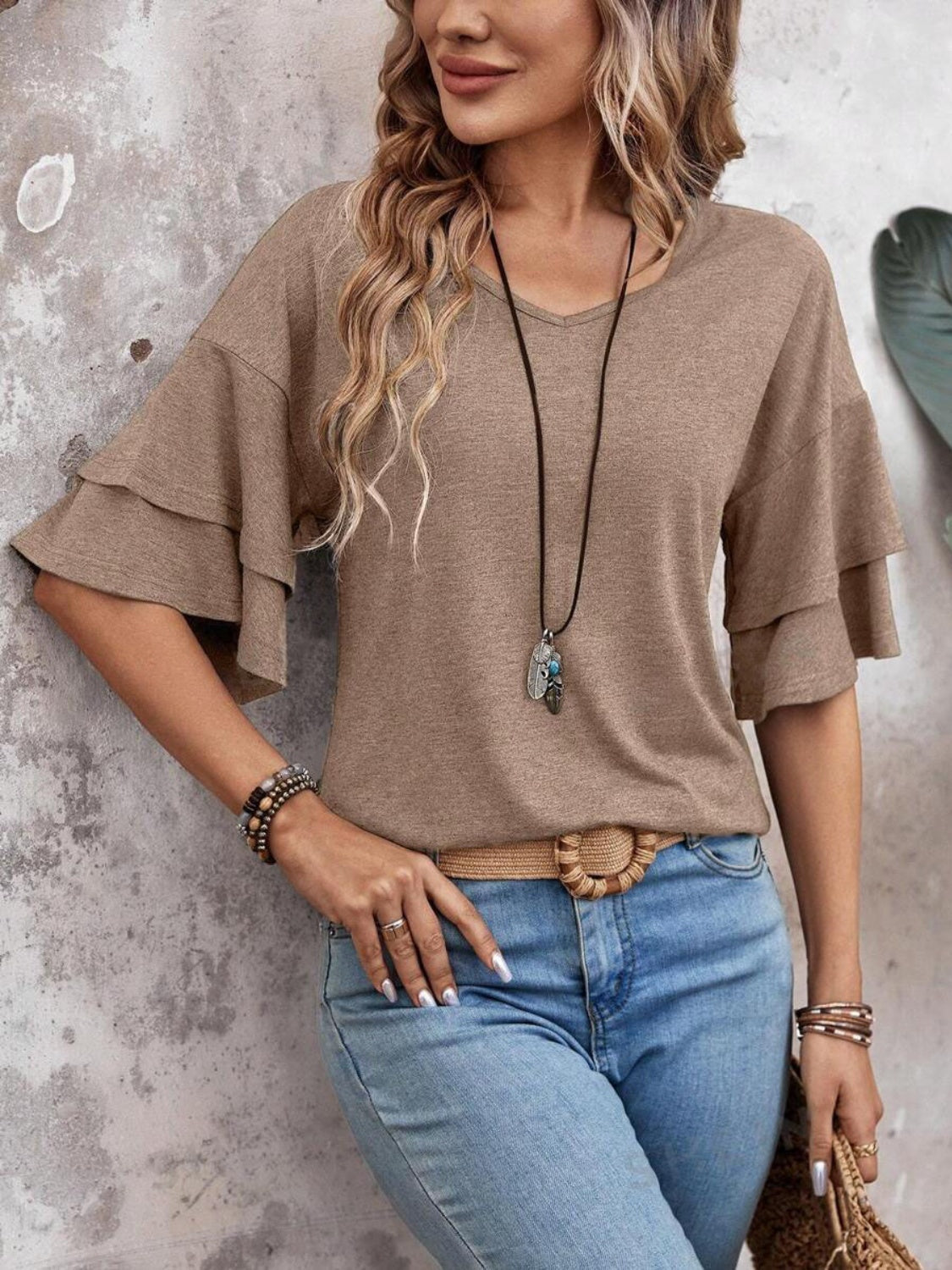 Josefin | Blouse with ruffle sleeves and V-neckline
