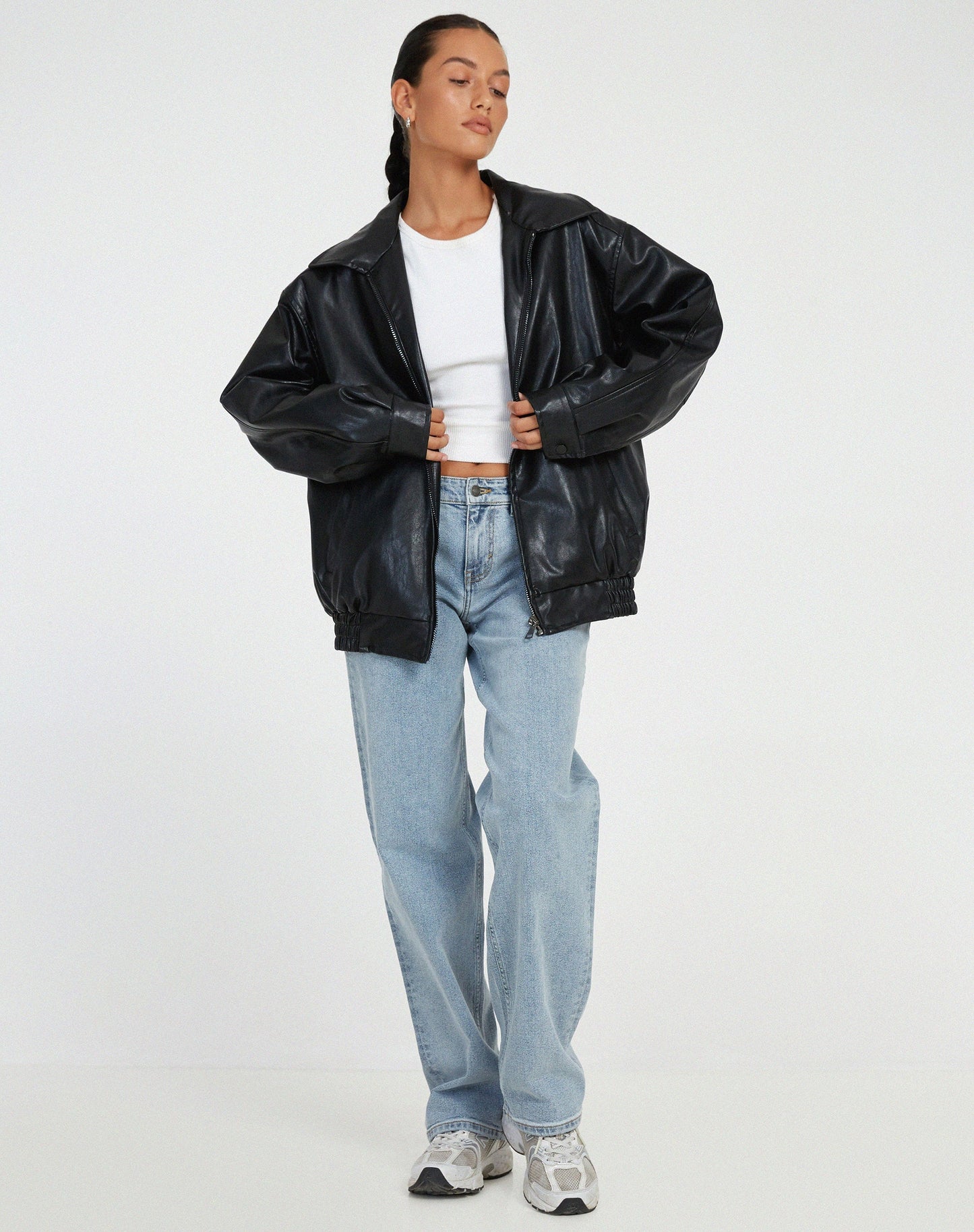 Oversized steam leather jacket – Elegant structured collar – Hip-length model
