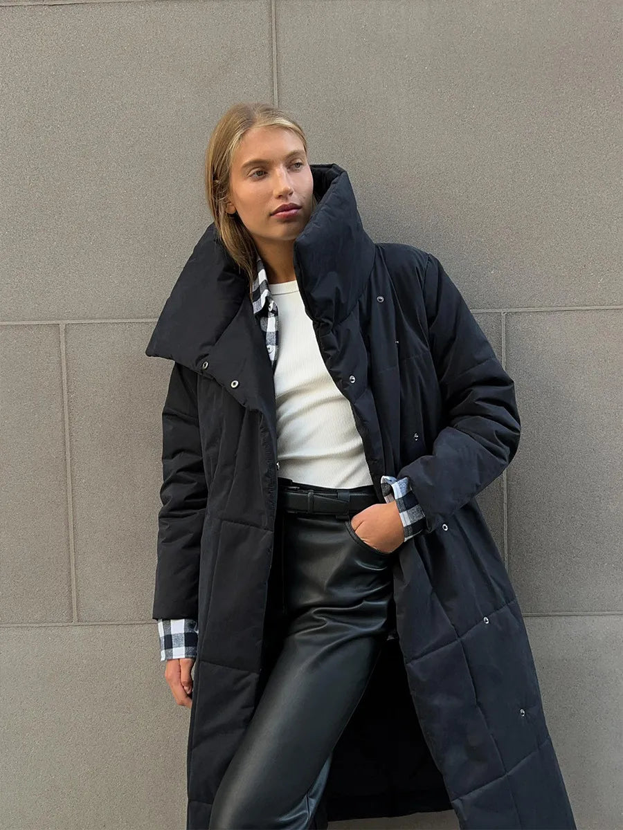Amorette lang vinterfrakke med bred krave – Elegant dameovertøj