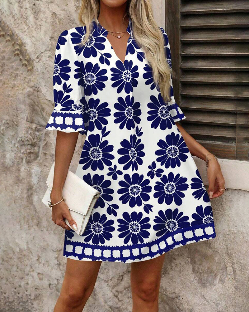LYNN | Dress Rack with Floral Print