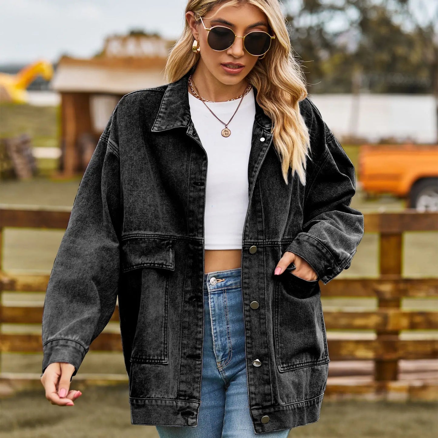 Elvina | Oversized Damjeansjacka med Knappar & Klassisk Design