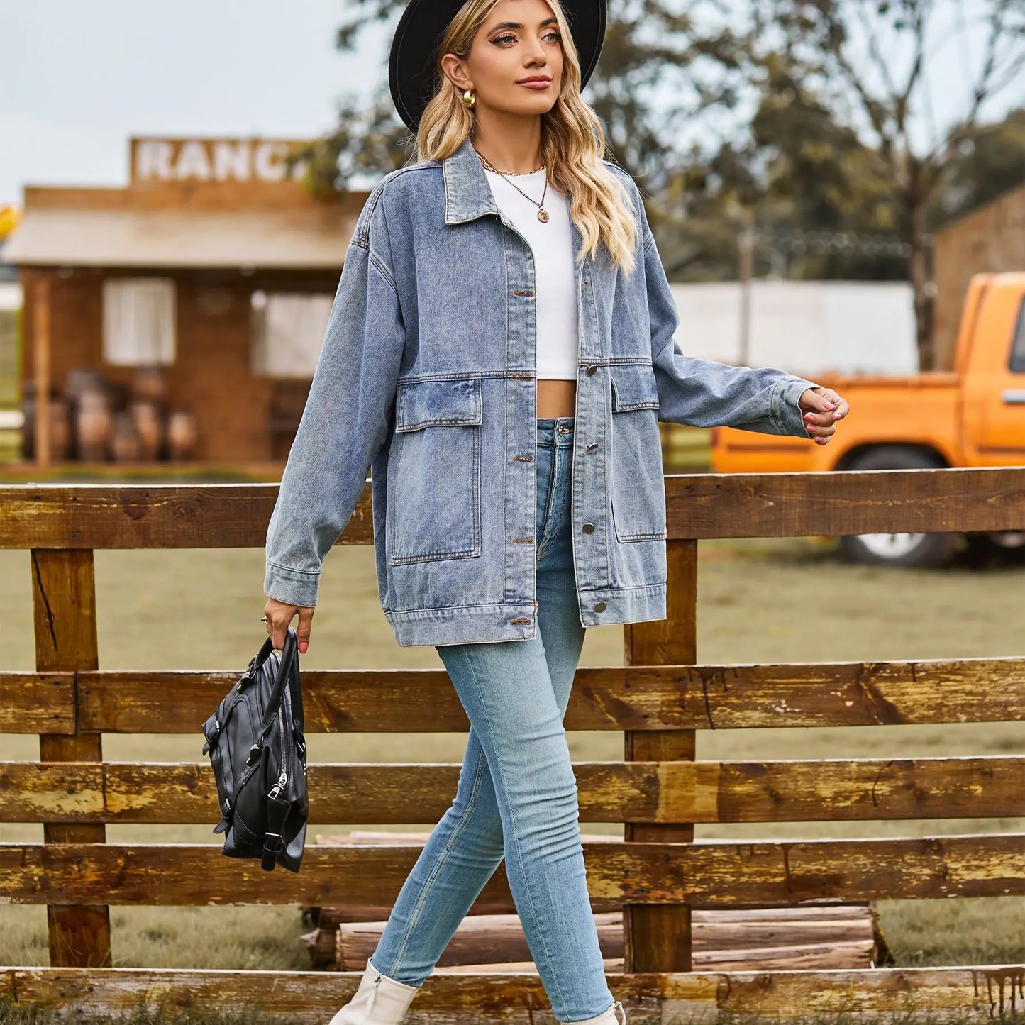 Elvina | Oversized Damjeansjacka med Knappar & Klassisk Design