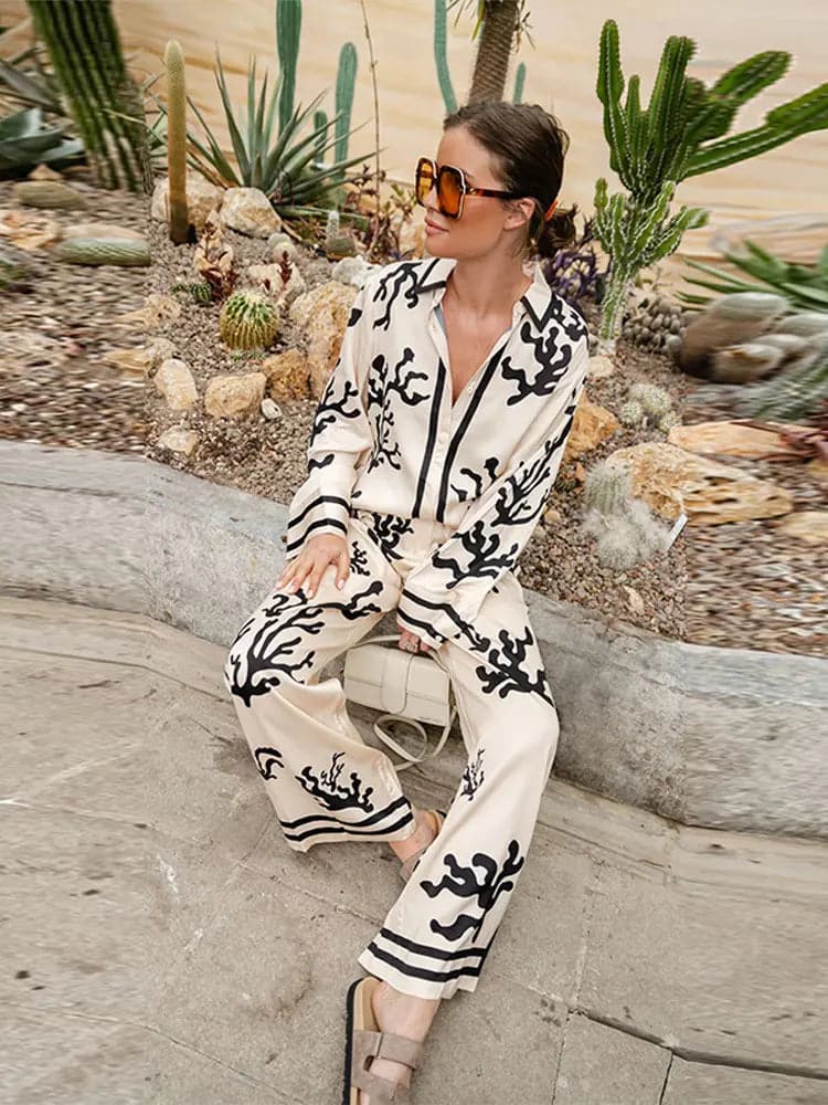SOFIA™ | Two-piece Set with Patterned Shirt & Wide Pants