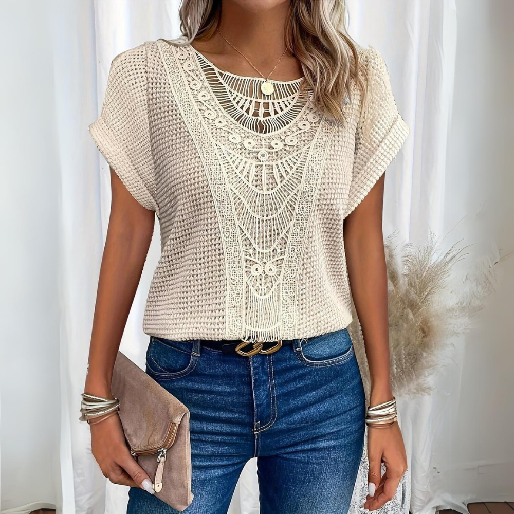 Amanda | Short-sleeved lace blouse