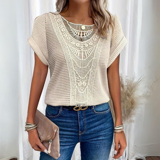 Amanda | Short-sleeved lace blouse