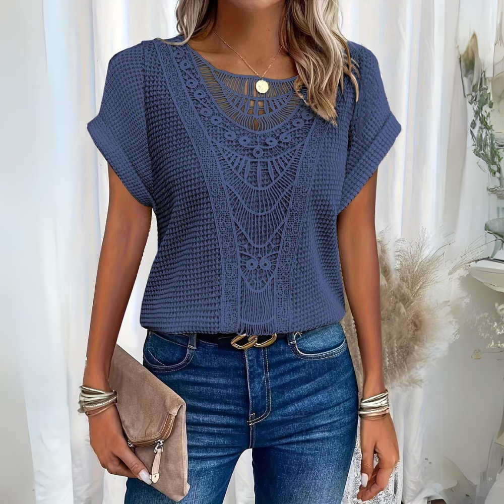 Amanda | Short-sleeved lace blouse