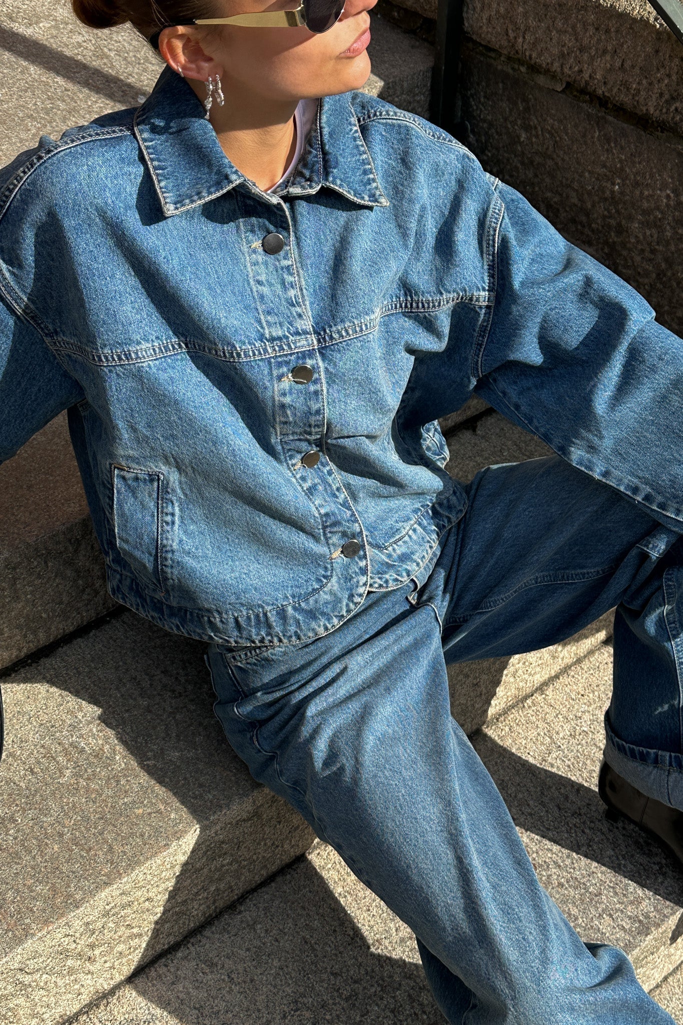Gunilla Denimjacka – Klassisk Damjacka i Blå Vintage Wash-stil