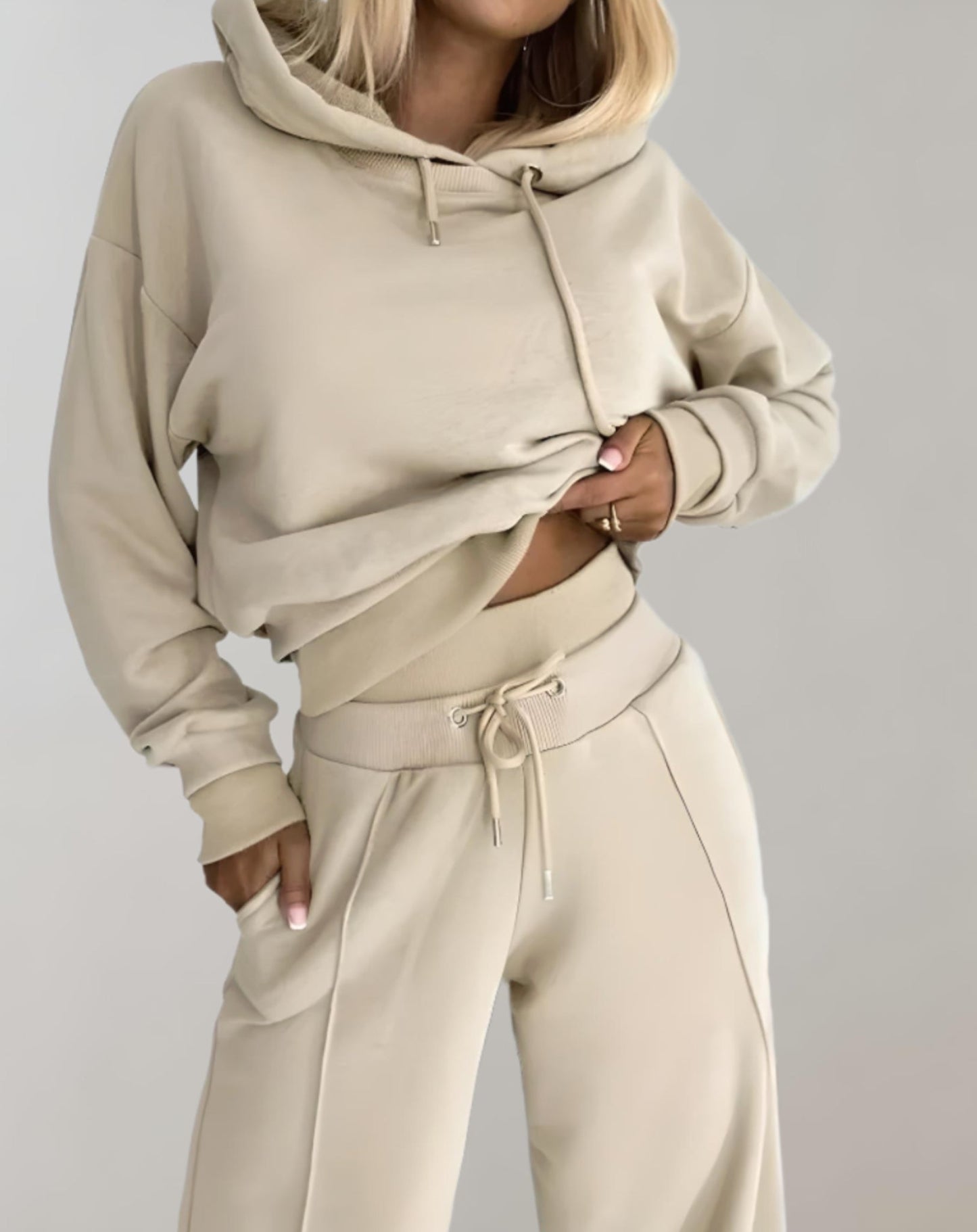Eloria Loungewear Set – Croppad Hoodie med Vida Byxor