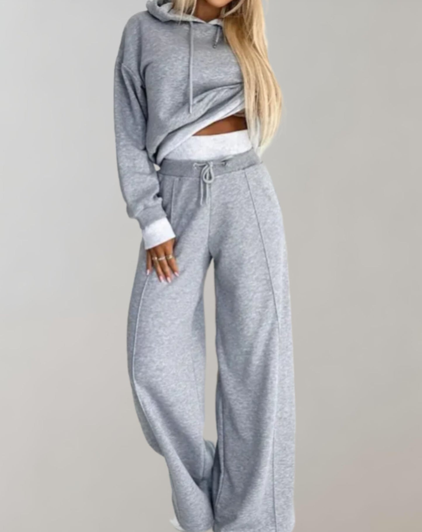 Eloria Loungewear Set – Croppad Hoodie med Vida Byxor