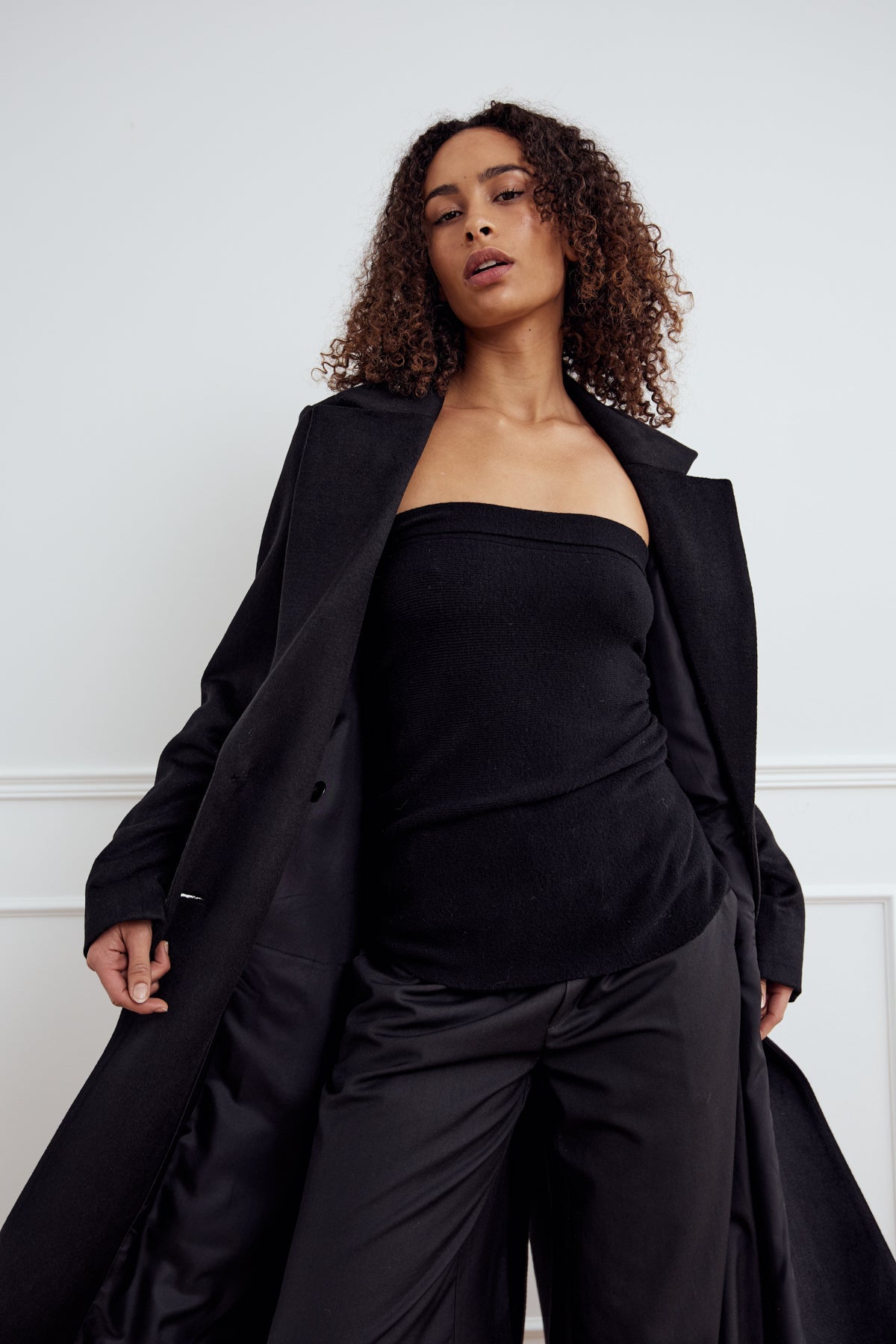 Elisabet Black Coat – Elegant Women's Coat for Winter