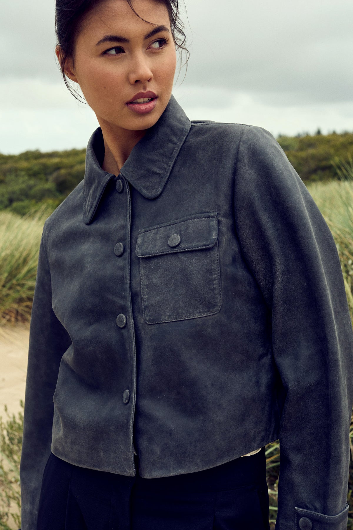 Isabella Jacka Dark Grey Wash – Klassisk Damjeansjacka