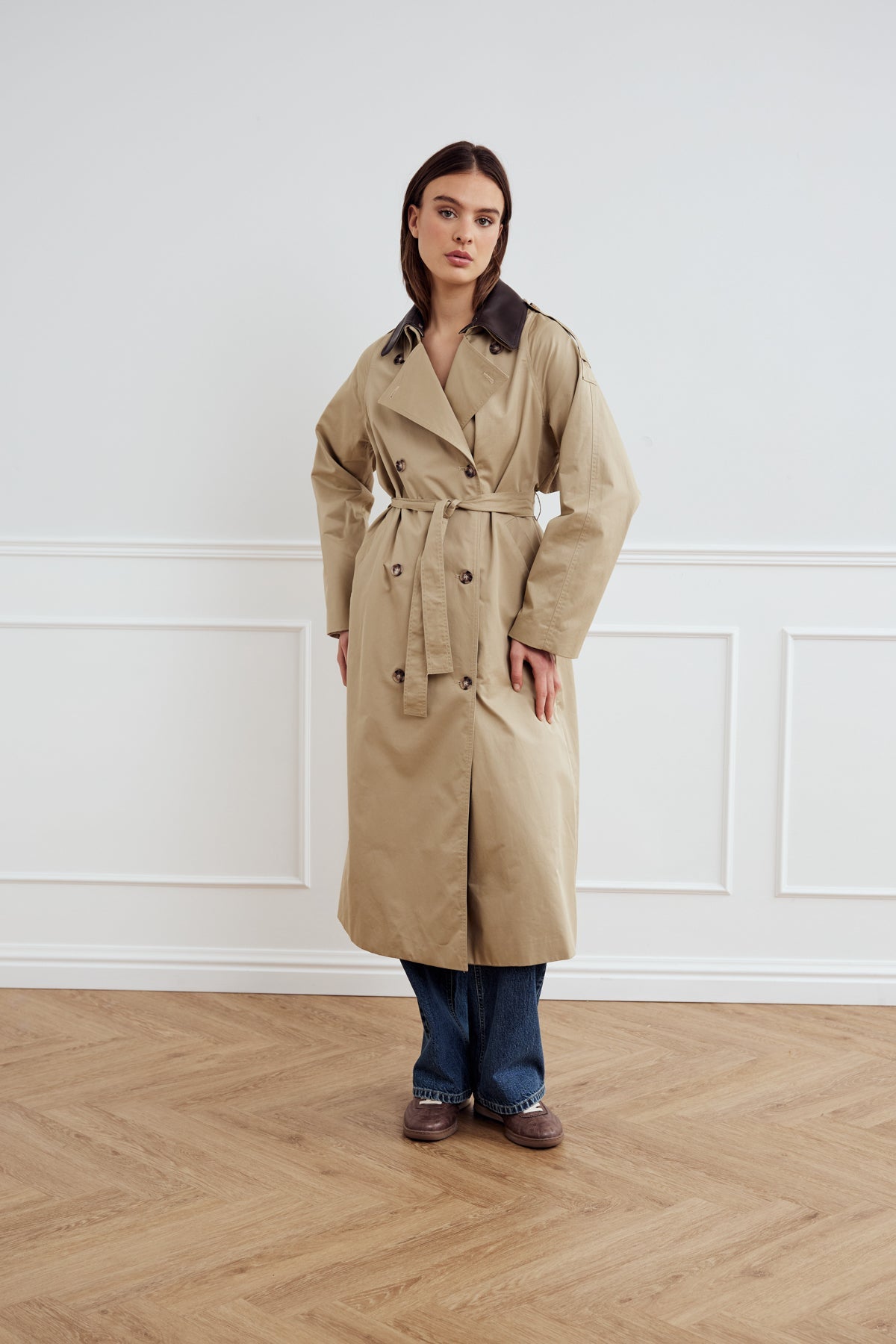 Hilma Kappa Warm Sand – Elegant Damkappa för Vintern